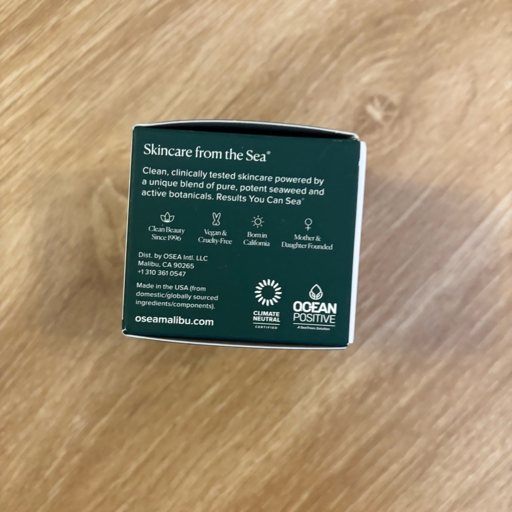 OSEA Undaria Algae Body Butter - White and Green - Picture 4 of 5